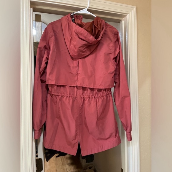 Columbia Rain Jacket 🌧️ - Picture 3 of 3